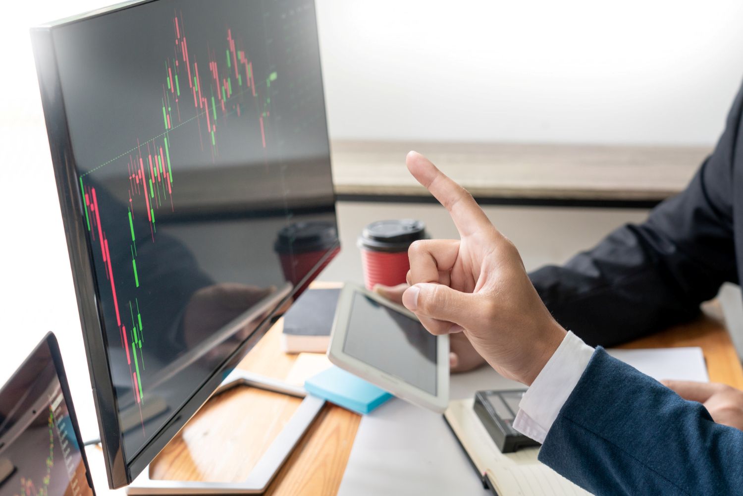 Buy and Hold vs Day Trading